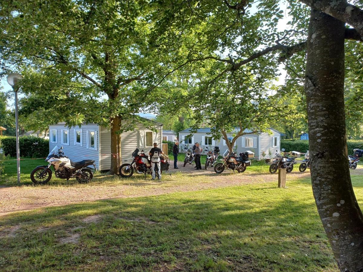 Camping Les Feuilles Chauffailles المظهر الخارجي الصورة